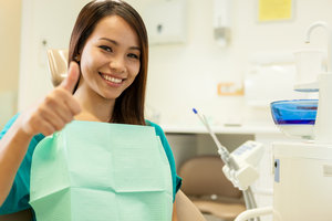 Porcelain veneers had transformed this woman's smile.